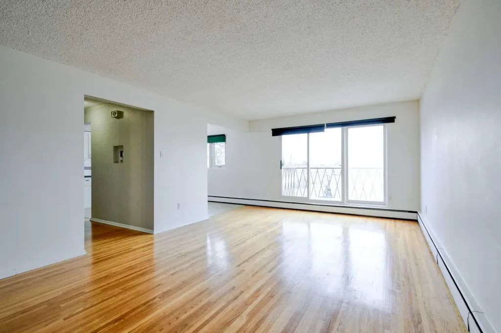 2705 38 Street SW Calgary AB T3E3E9