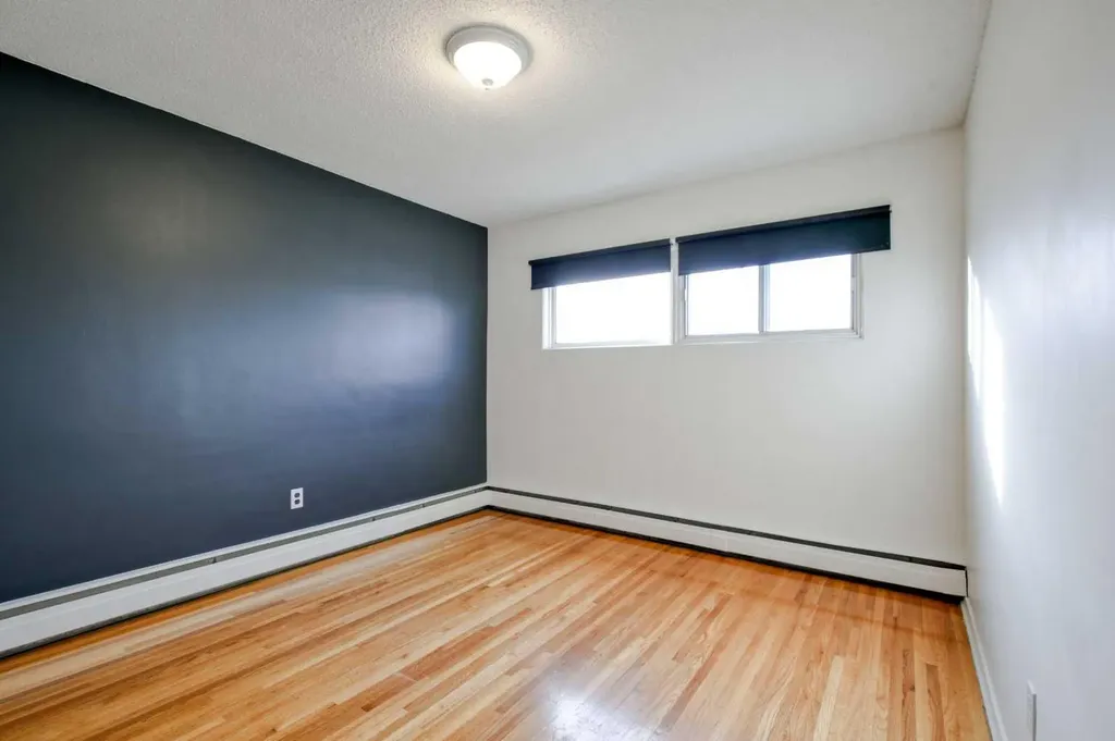 2705 38 Street SW Calgary AB T3E3E9