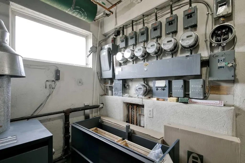 2705 38 Street SW Calgary AB T3E3E9