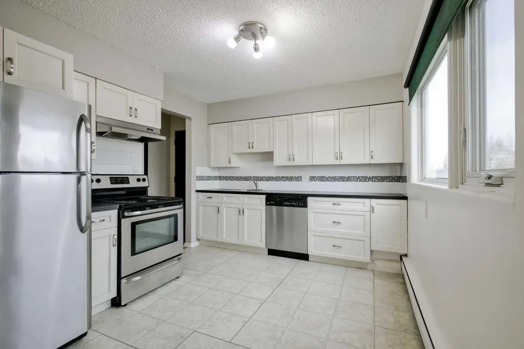 2705 38 Street SW Calgary AB T3E3E9