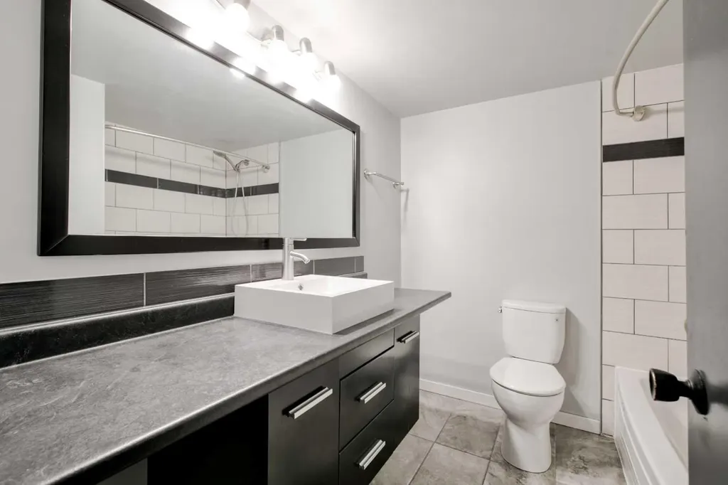 2705 38 Street SW Calgary AB T3E3E9