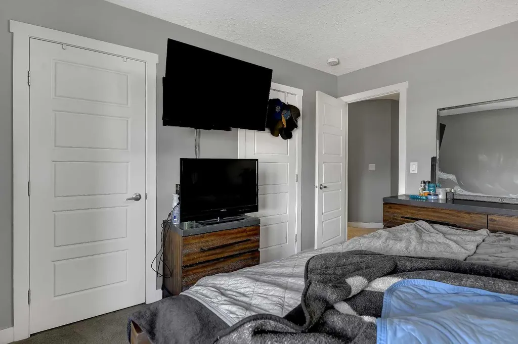 8443 101 Avenue Grande Prairie AB T8X 0R1