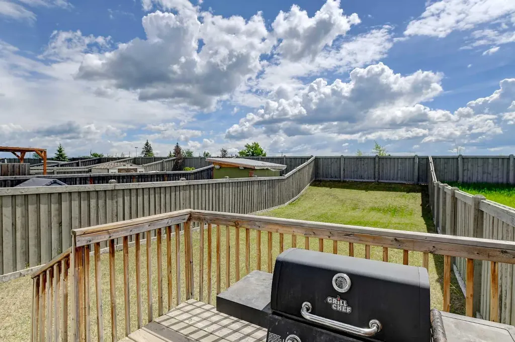 8443 101 Avenue Grande Prairie AB T8X 0R1