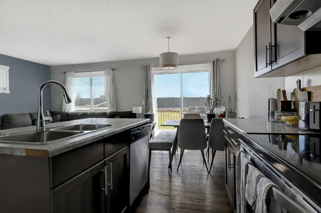 8443 101 Avenue Grande Prairie AB T8X 0R1