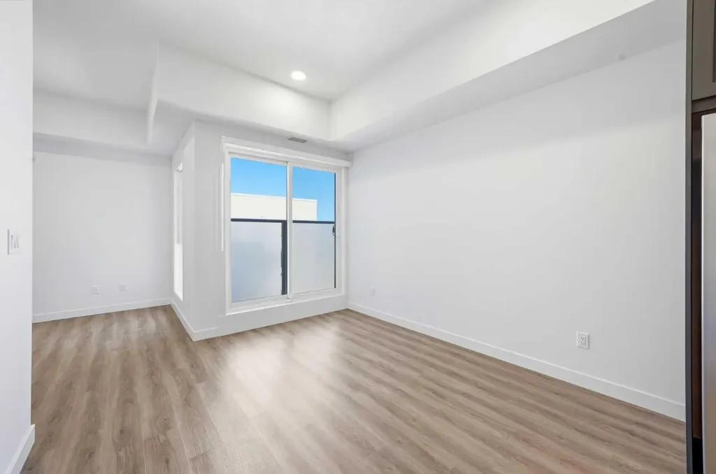 3107 Warren Street NW Calgary AB T3B 6N7