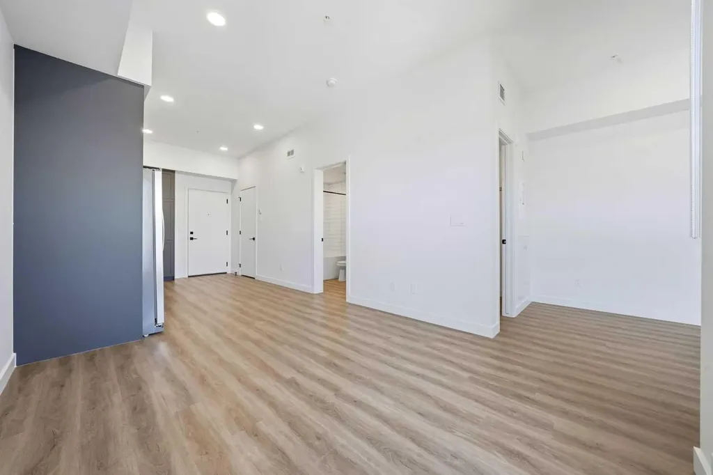3107 Warren Street NW Calgary AB T3B 6N7