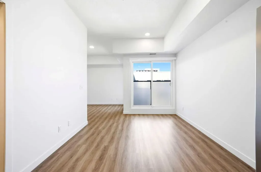 3107 Warren Street NW Calgary AB T3B 6N7