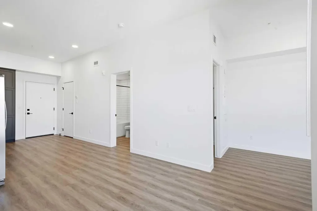 3107 Warren Street NW Calgary AB T3B 6N7