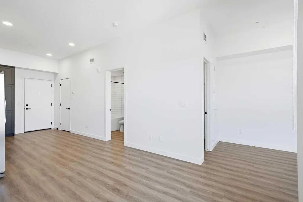 3107 Warren Street NW Calgary AB T3B 6N7