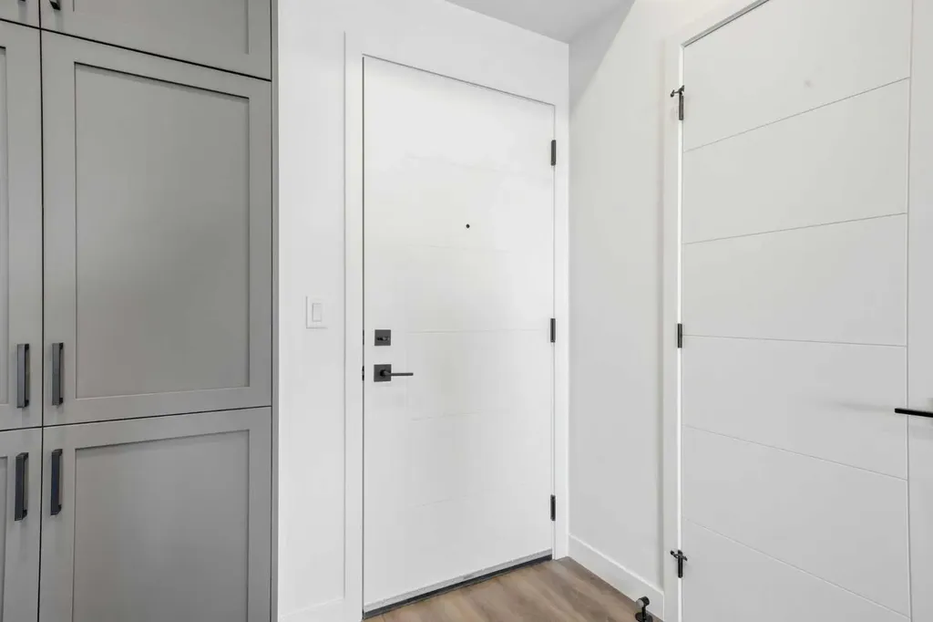 3107 Warren Street NW Calgary AB T3B 6N7