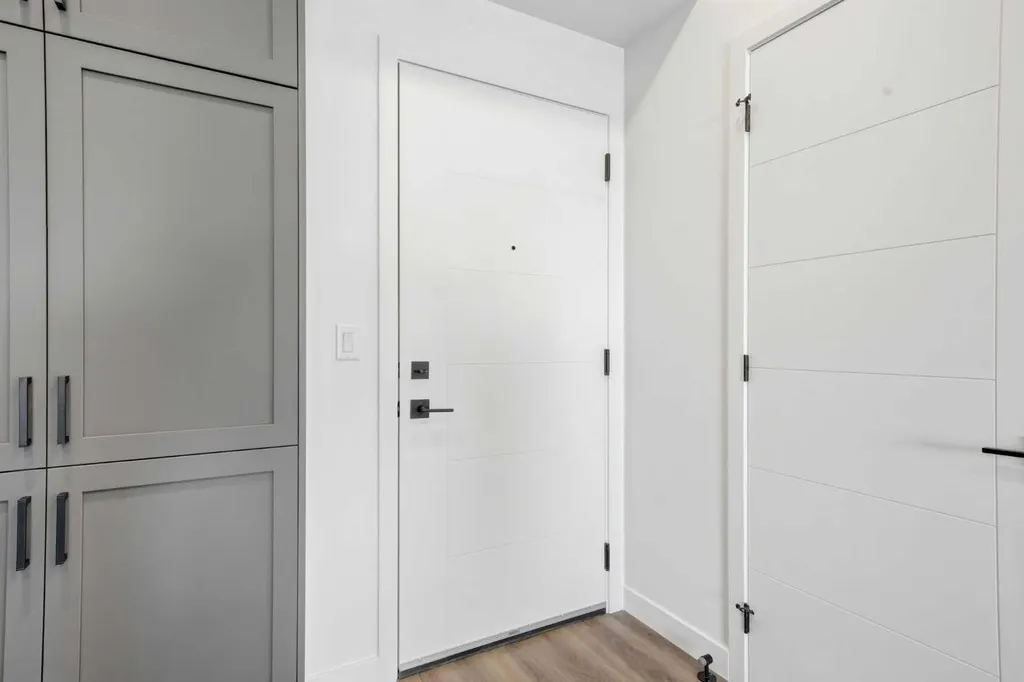3107 Warren Street NW Calgary AB T3B 6N7