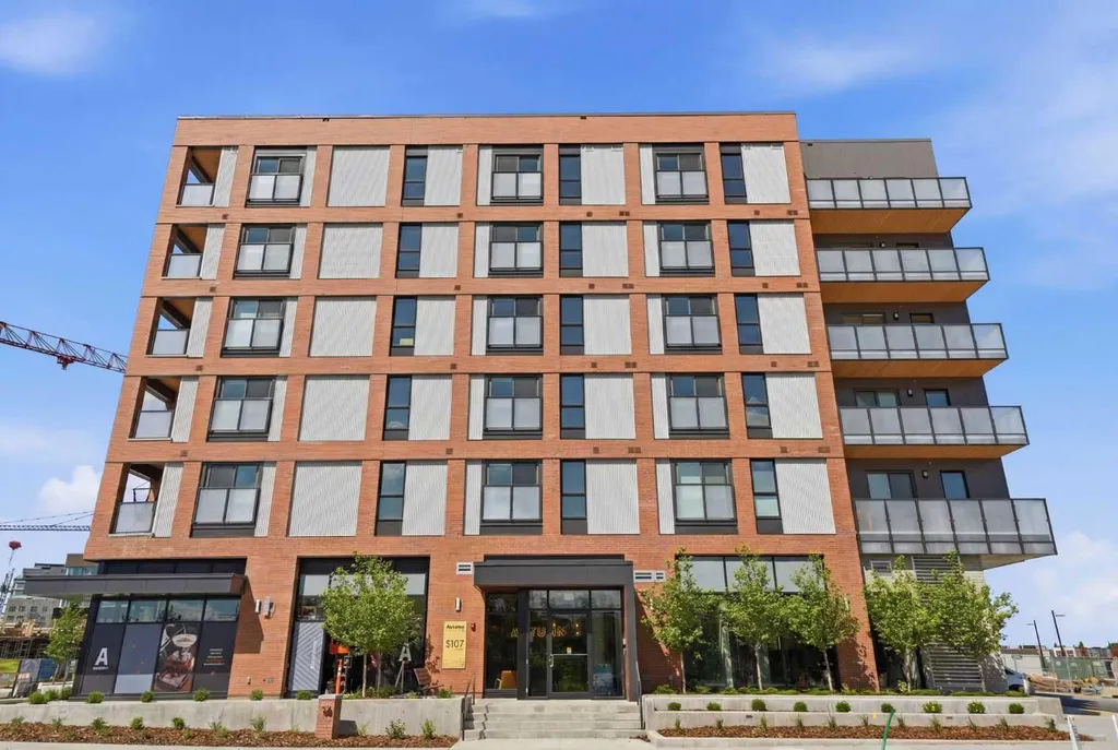3107 Warren Street NW Calgary AB T3B 6N7