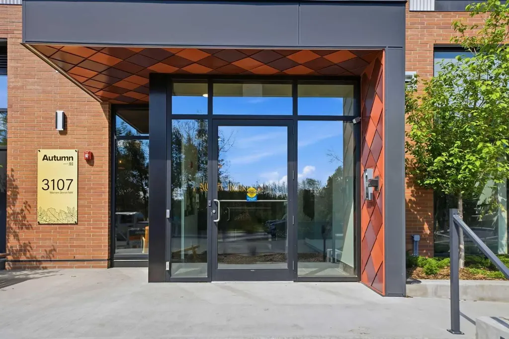 3107 Warren Street NW Calgary AB T3B 6N7