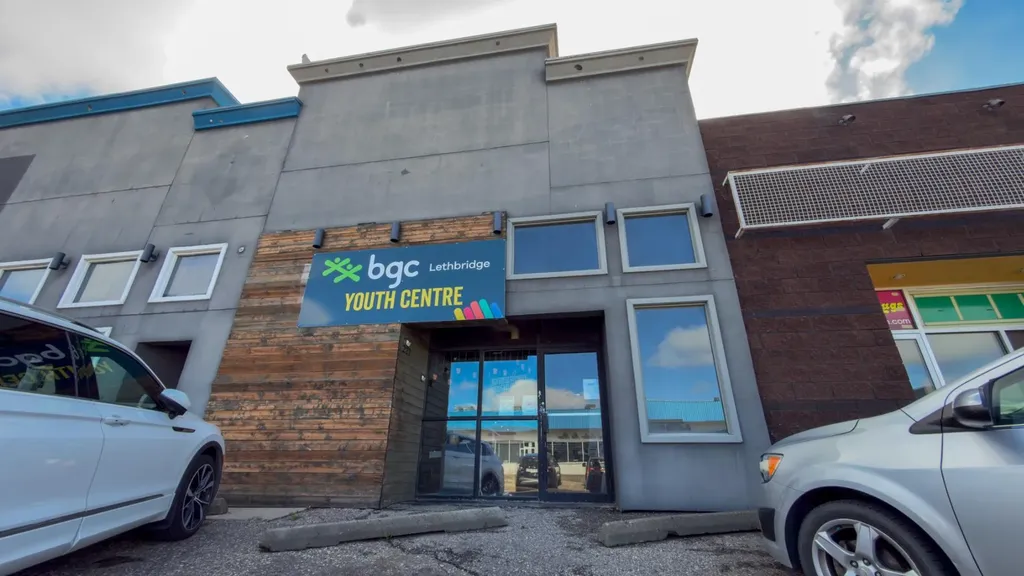 227 12b Street N Lethbridge AB T1H 2K8