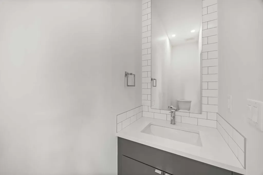 2105 5 Street NW Calgary AB T2M 5C2