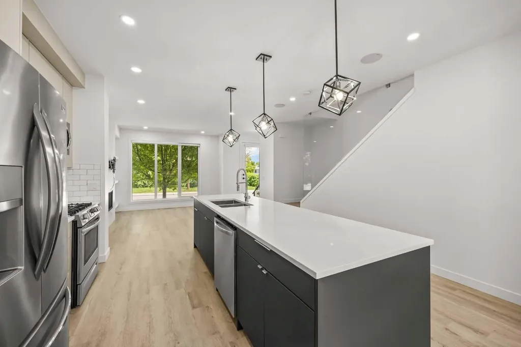 2105 5 Street NW Calgary AB T2M 5C2