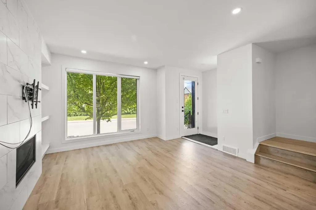 2105 5 Street NW Calgary AB T2M 5C2
