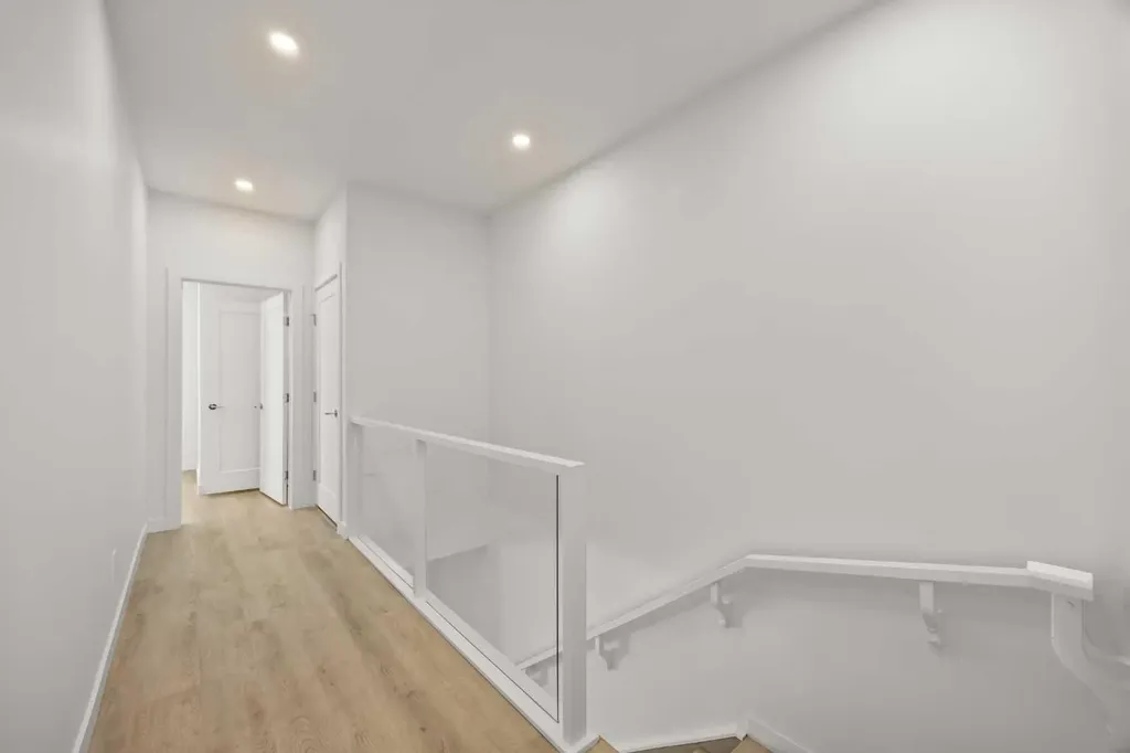 2105 5 Street NW Calgary AB T2M 5C2