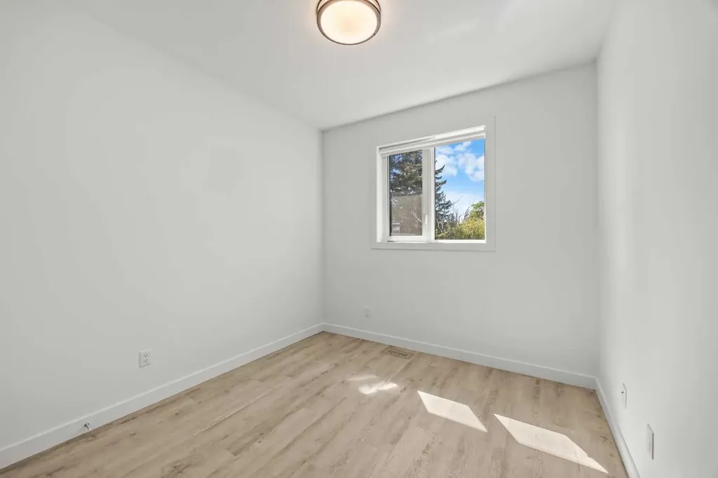 2105 5 Street NW Calgary AB T2M 5C2