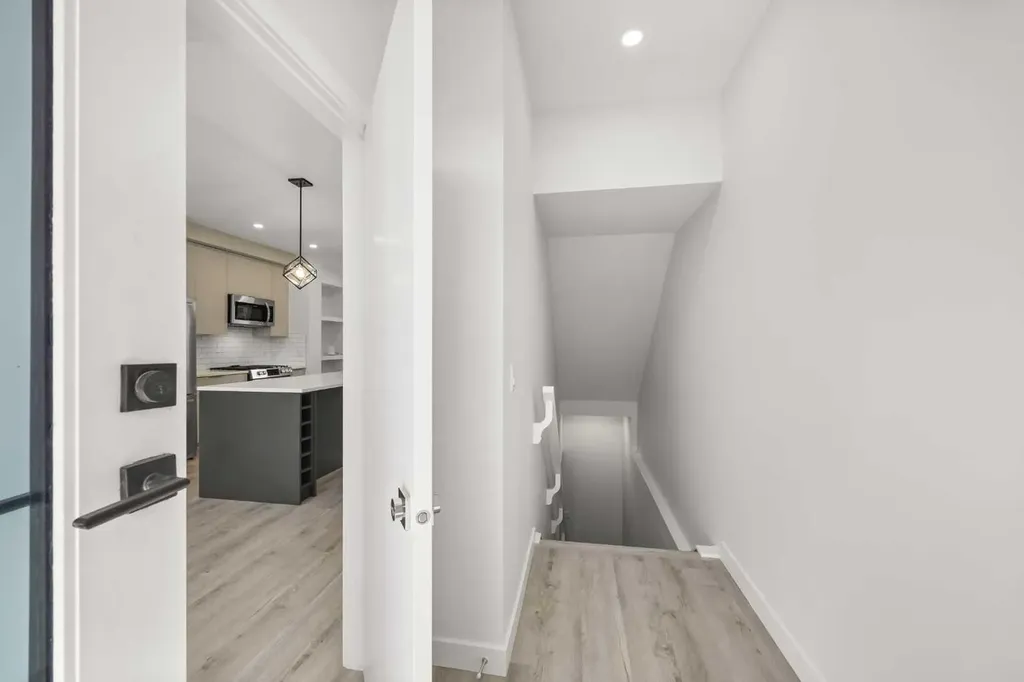 2105 5 Street NW Calgary AB T2M 5C2