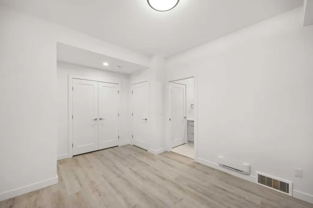 2105 5 Street NW Calgary AB T2M 5C2