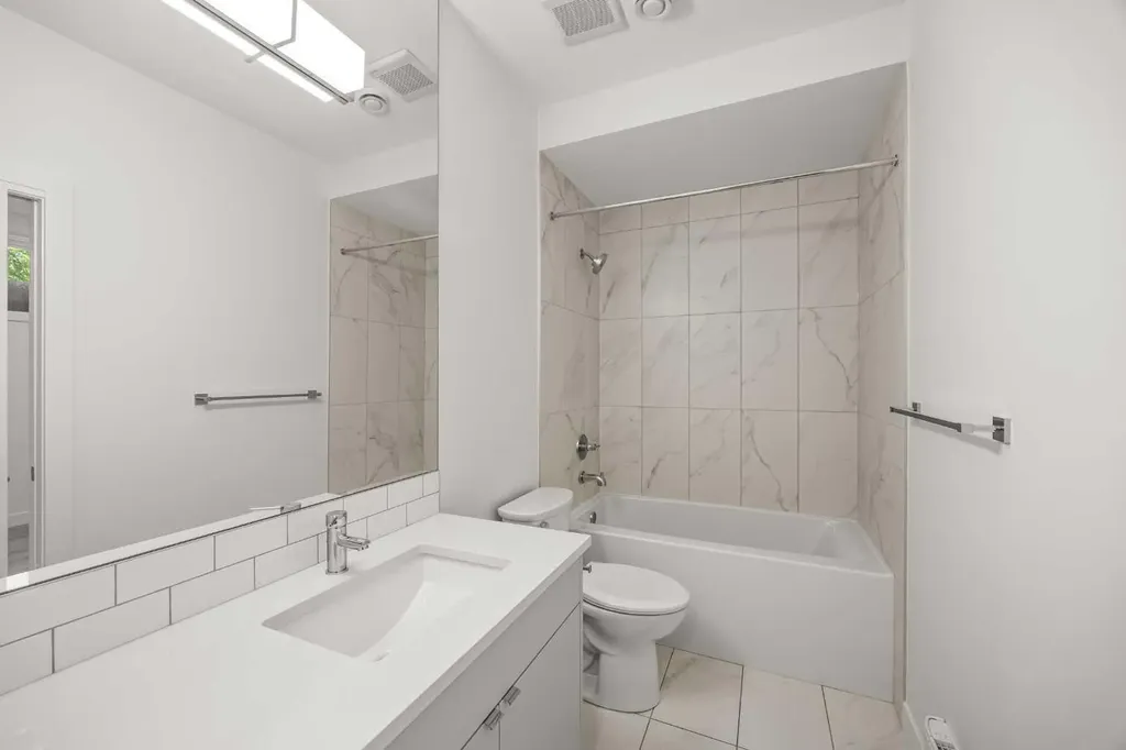 2105 5 Street NW Calgary AB T2M 5C2
