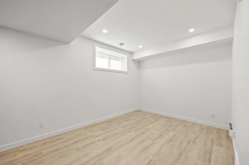 2105 5 Street NW Calgary AB T2M 5C2