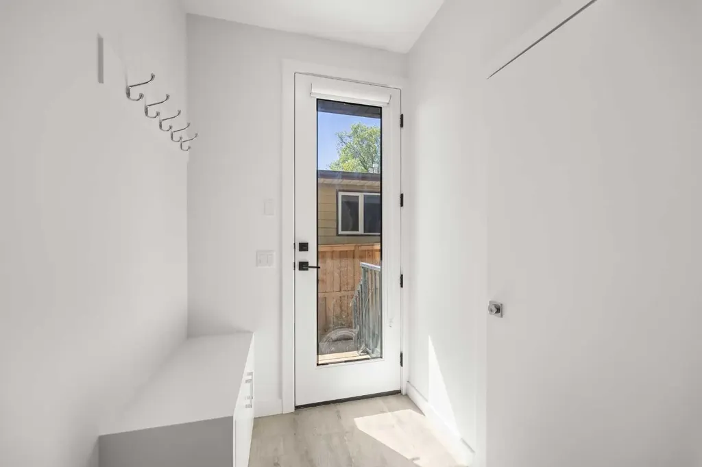 2105 5 Street NW Calgary AB T2M 5C2