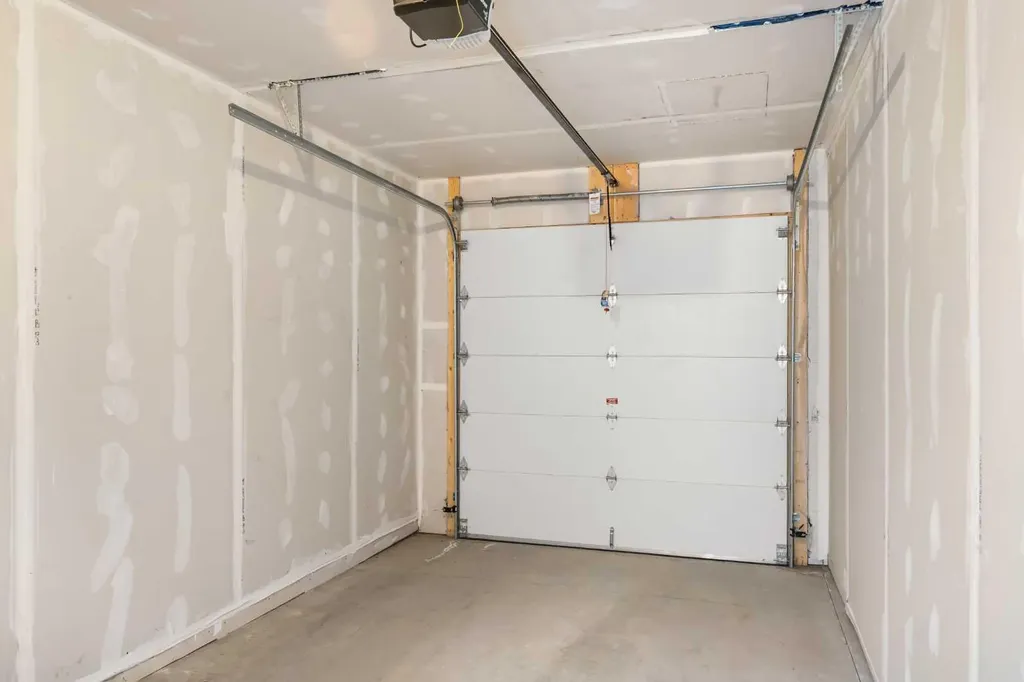 2105 5 Street NW Calgary AB T2M 5C2