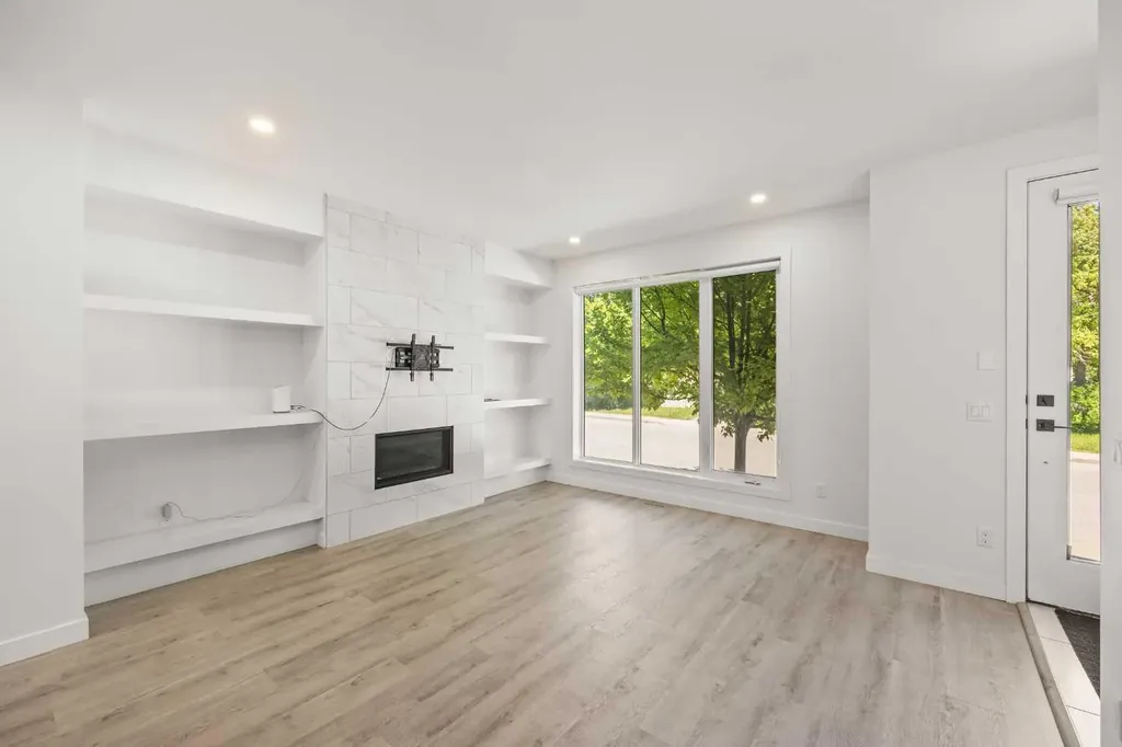 2105 5 Street NW Calgary AB T2M 5C2