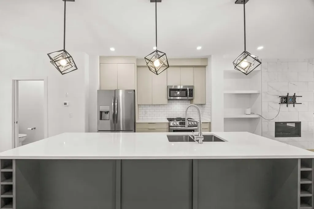 2105 5 Street NW Calgary AB T2M 5C2