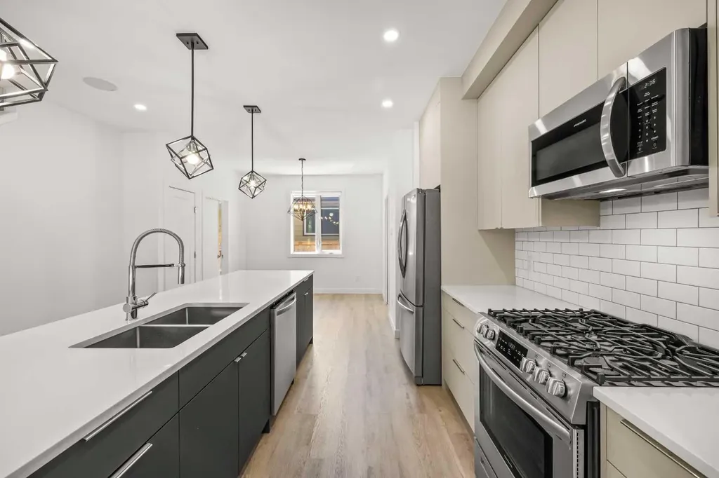 2105 5 Street NW Calgary AB T2M 5C2