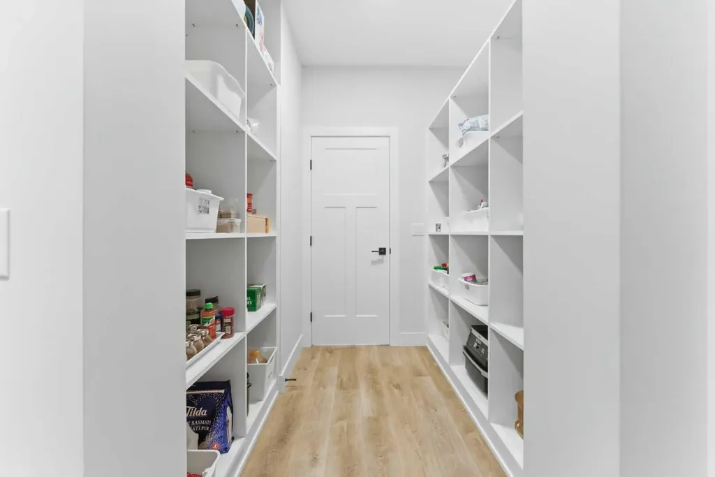 377 Magnolia Way SE Calgary AB T3M 3S6