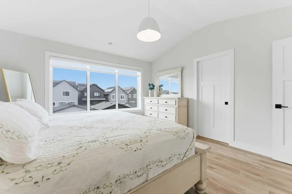 377 Magnolia Way SE Calgary AB T3M 3S6
