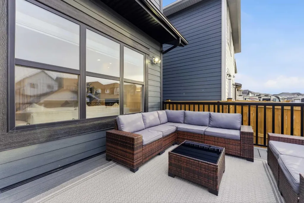 377 Magnolia Way SE Calgary AB T3M 3S6