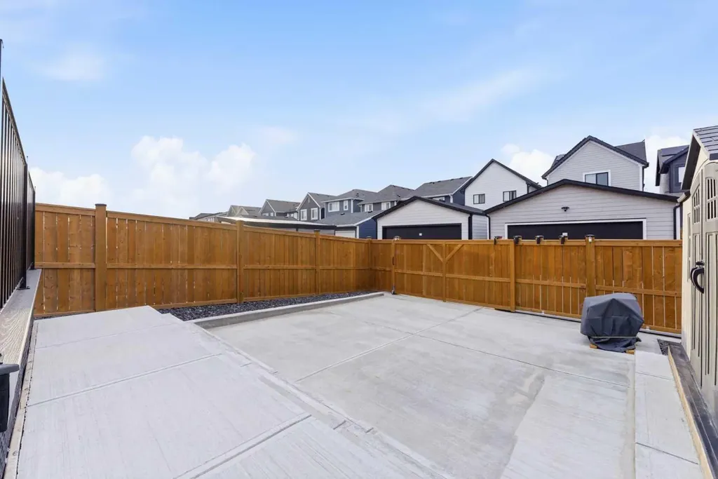 377 Magnolia Way SE Calgary AB T3M 3S6