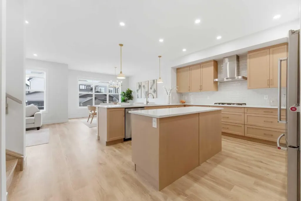 377 Magnolia Way SE Calgary AB T3M 3S6