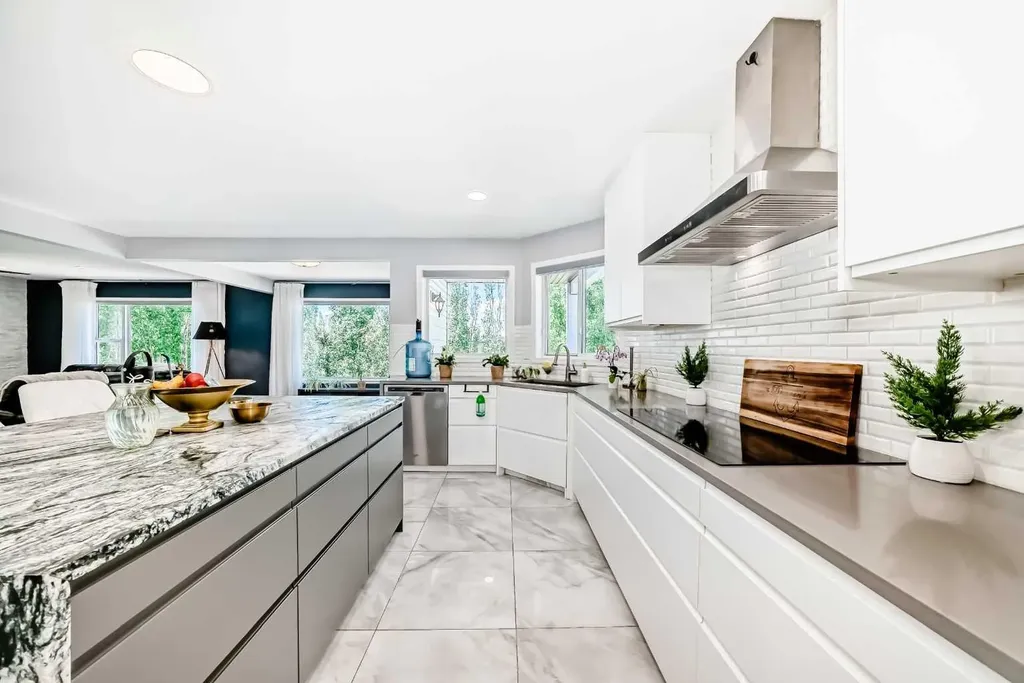 382 Cove Road Chestermere AB T1X 1J6
