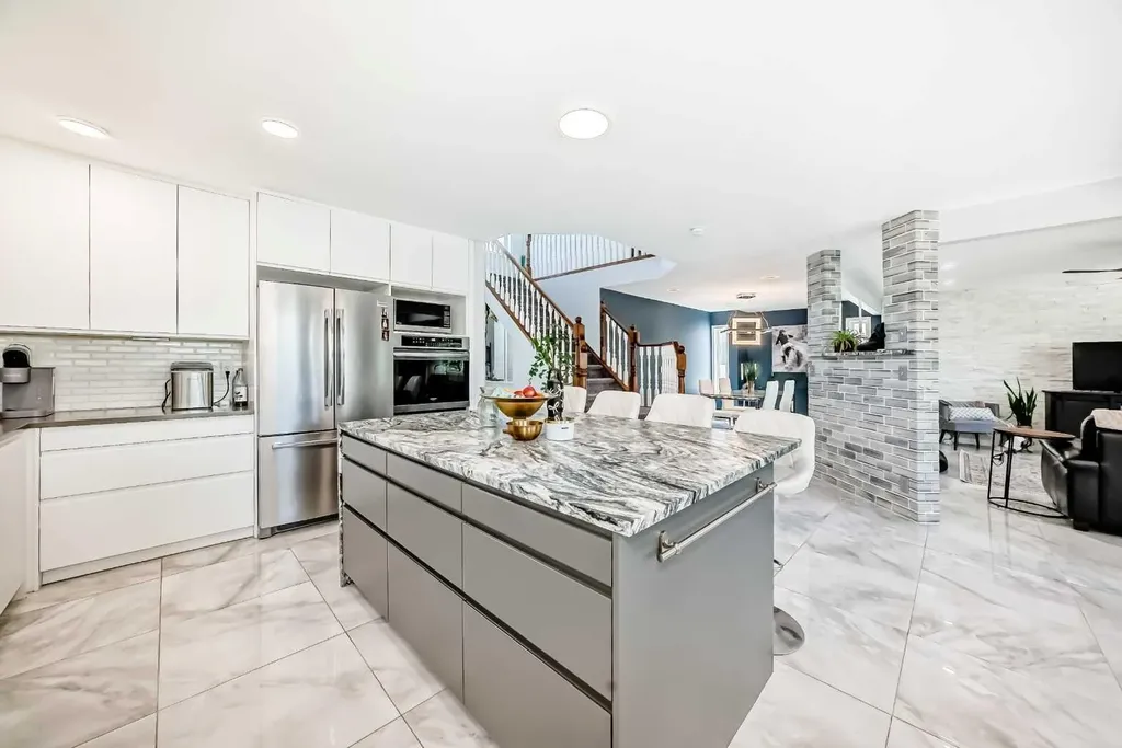 382 Cove Road Chestermere AB T1X 1J6