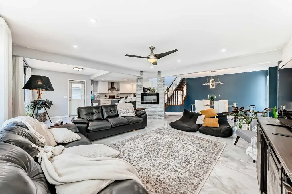 382 Cove Road Chestermere AB T1X 1J6