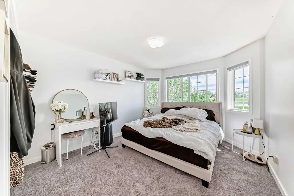 382 Cove Road Chestermere AB T1X 1J6