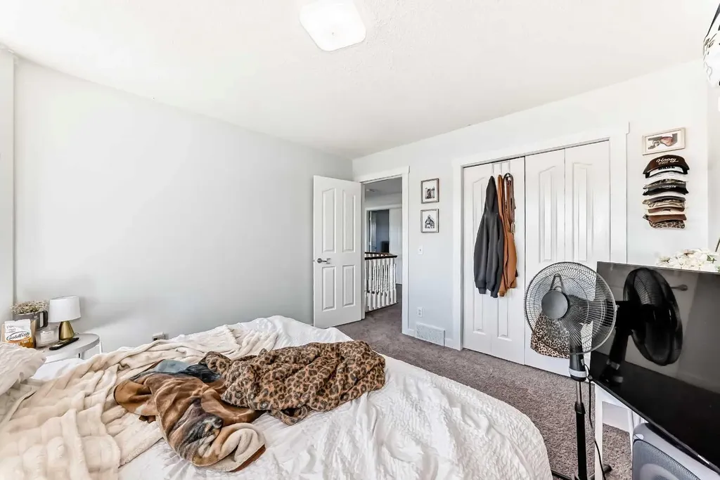 382 Cove Road Chestermere AB T1X 1J6