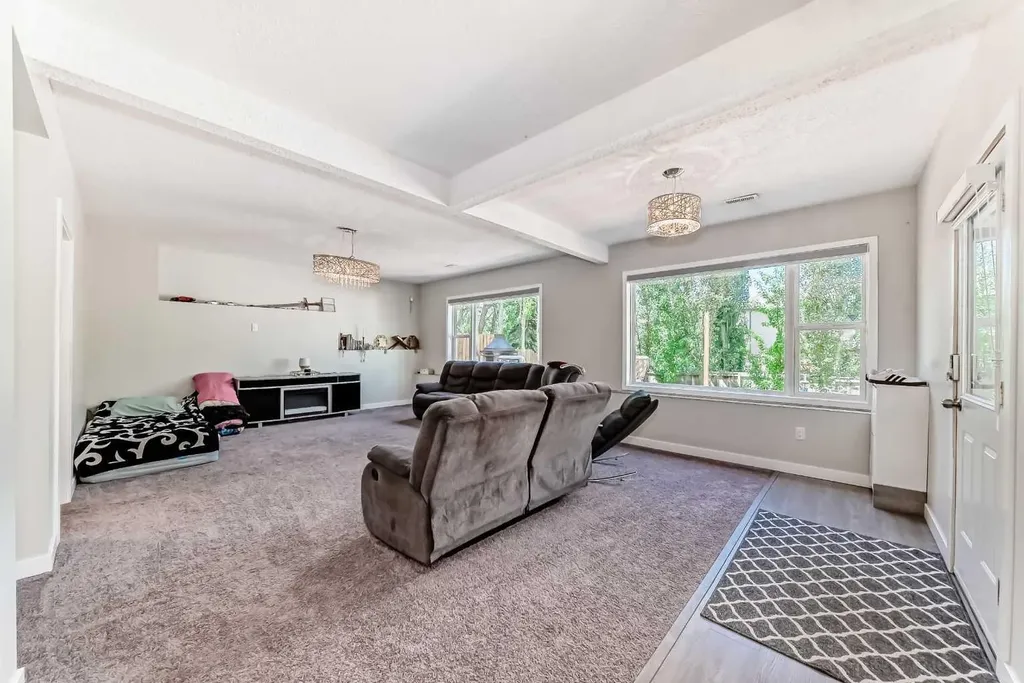 382 Cove Road Chestermere AB T1X 1J6