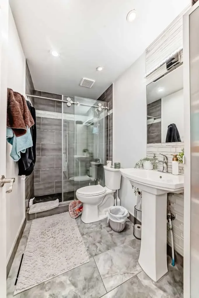 382 Cove Road Chestermere AB T1X 1J6
