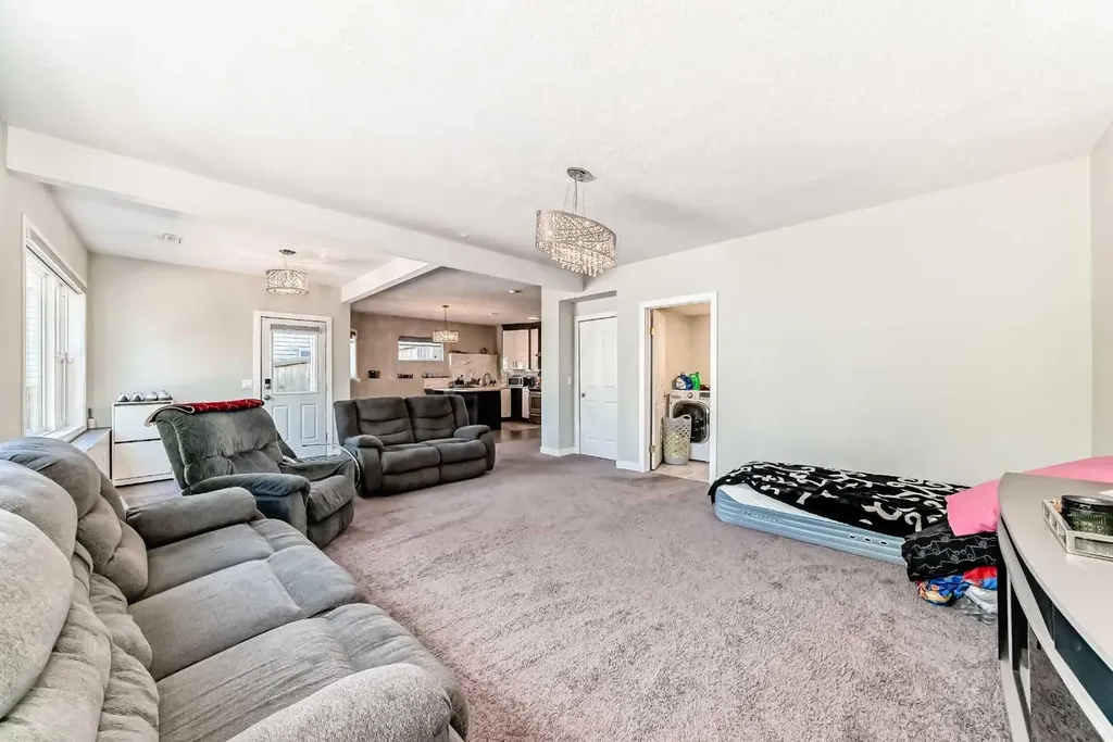 382 Cove Road Chestermere AB T1X 1J6