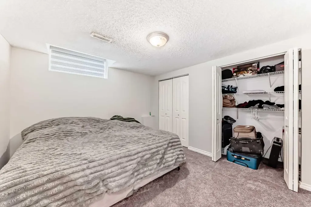 382 Cove Road Chestermere AB T1X 1J6