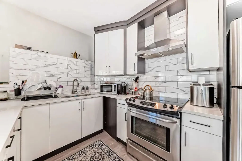 382 Cove Road Chestermere AB T1X 1J6
