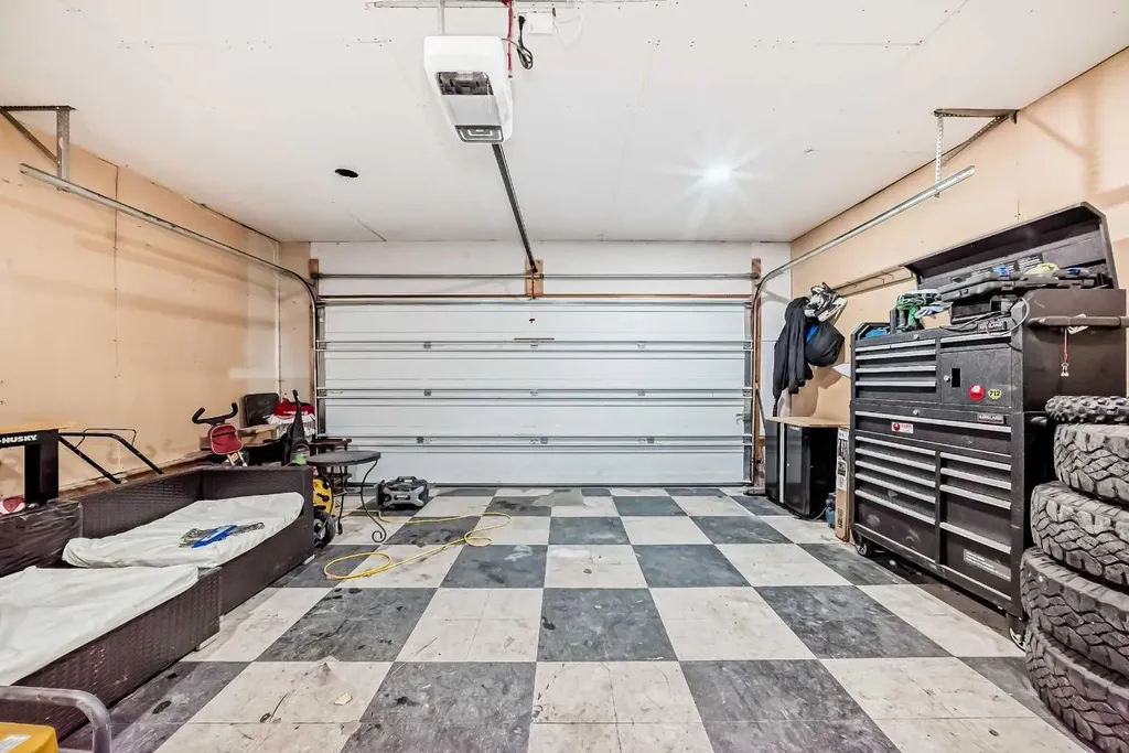 382 Cove Road Chestermere AB T1X 1J6