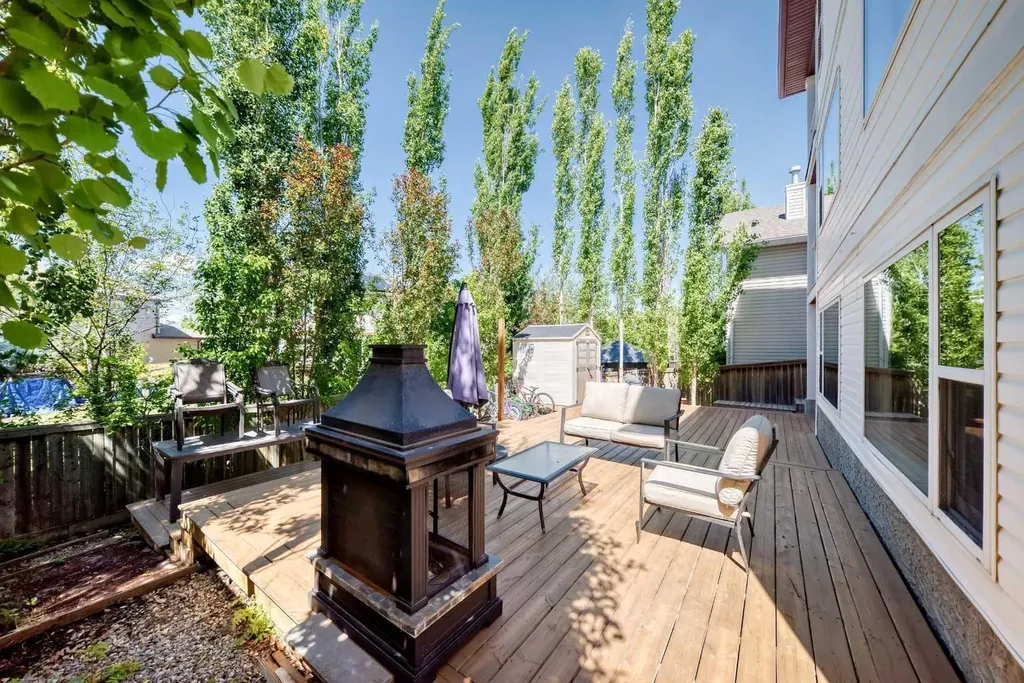 382 Cove Road Chestermere AB T1X 1J6