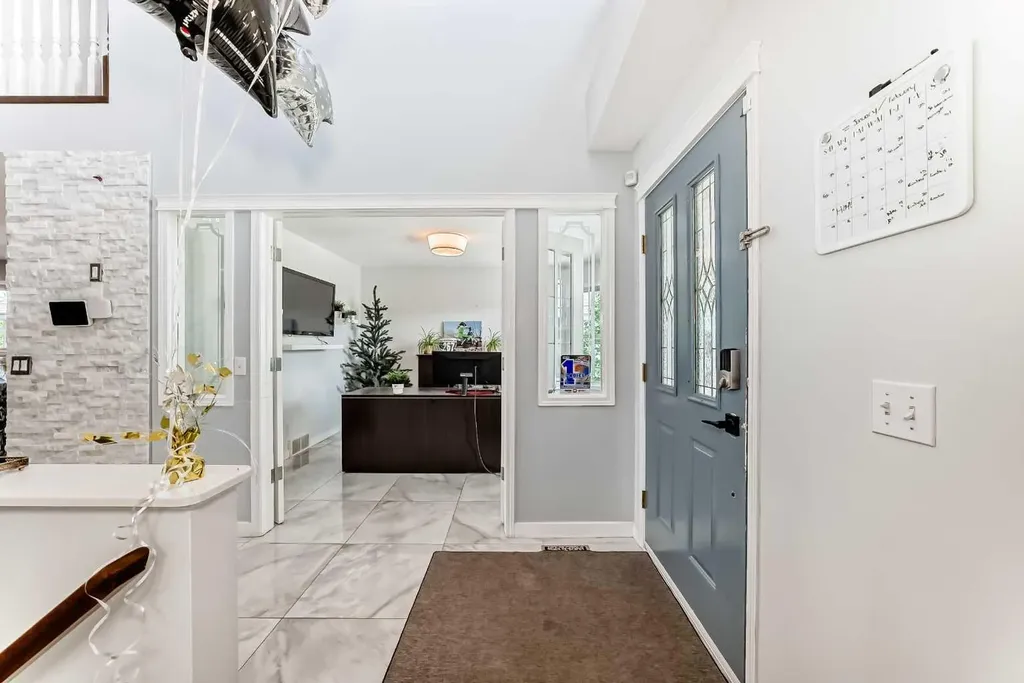 382 Cove Road Chestermere AB T1X 1J6